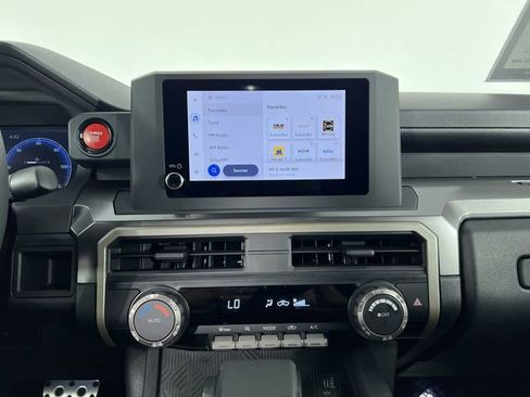 Used 2025 Toyota Tacoma TRD Sport image 13