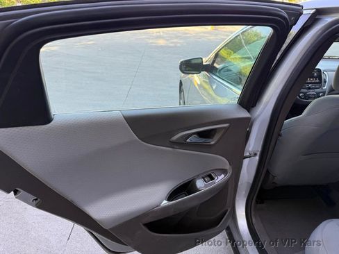 Used 2018 Chevrolet Malibu LT w/ Driver Confidence Package image 14