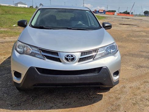Used 2014 Toyota RAV4 LE FWD image 10