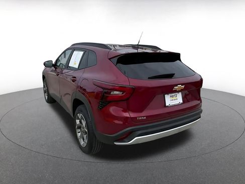 Used 2025 Chevrolet Trax LT image 11
