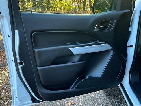 Certified 2022 Chevrolet Colorado LT w/ Fleet Safety Package image 17