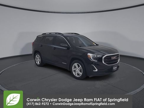 Used 2018 GMC Terrain SLE w/ Driver Convenience Package FWD image 3