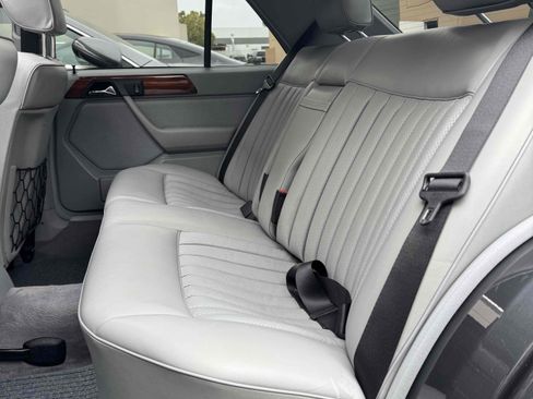 Used 1987 Mercedes-Benz 300 D Turbo image 44