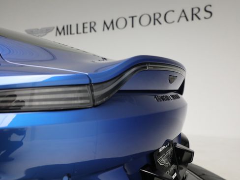 Used 2025 Aston Martin V8 Vantage Coupe image 31