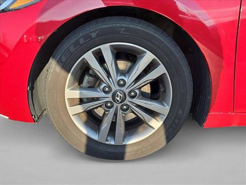 Used 2017 Hyundai Elantra SE w/ SE A/T Tech Package 03 image 25