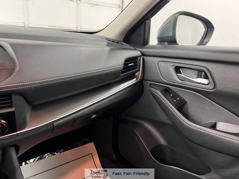 Used 2025 Nissan Rogue SV FWD image 41