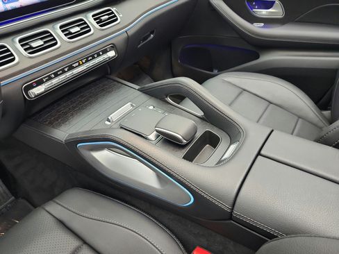 Certified 2024 Mercedes-Benz GLE 450e 4MATIC image 11