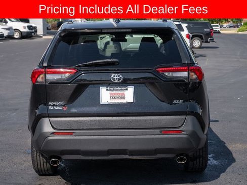 Used 2020 Toyota RAV4 XLE FWD image 4