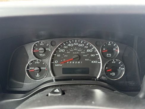 Used 2024 Chevrolet Express 2500 w/ Driver Convenience Package image 34