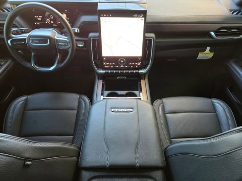 Used 2025 GMC Yukon Denali w/ Sun & Power Step Package RWD image 17