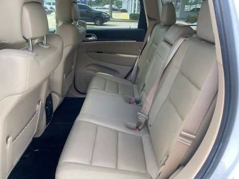 Used 2022 Jeep Grand Cherokee Limited w/ Tech Group image 33