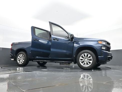 Used 2019 Chevrolet Silverado 1500 Custom w/ Custom Value Package AWD/4WD image 29