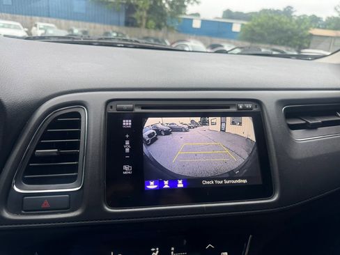Used 2018 Honda HR-V EX image 19