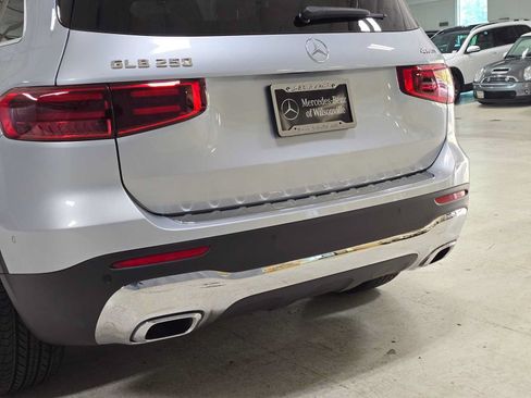 Used 2026 Mercedes-Benz GLB 250 4MATIC image 13