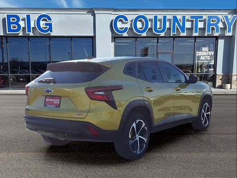 Used 2024 Chevrolet Trax RS image 5