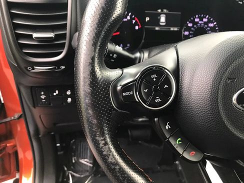Used 2018 Kia Soul ! w/ Tech Package FWD image 16