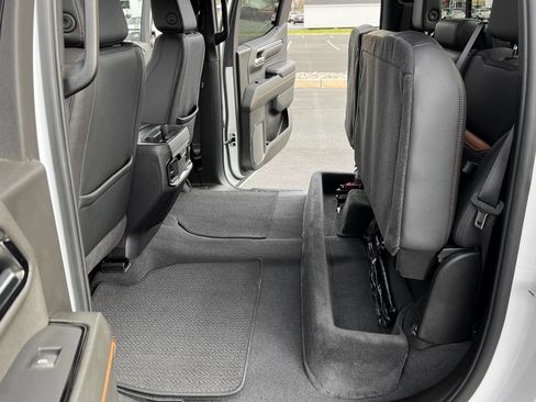 Used 2024 GMC Sierra 1500 AT4 image 18