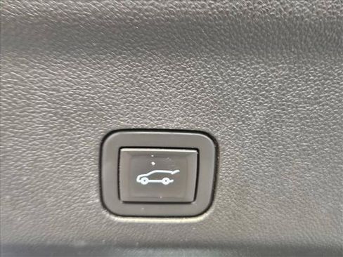 Used 2021 Chevrolet Tahoe Premier w/ Premium Package RWD image 27