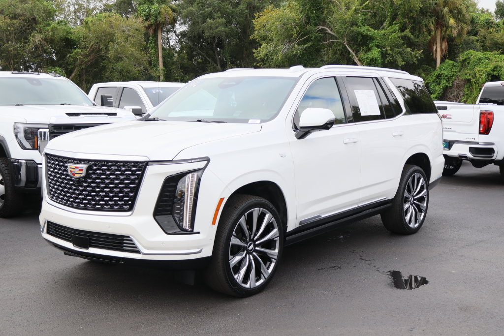 Certified 2025 Cadillac Escalade Premium Luxury w/ Touring Package AWD/4WD image 5