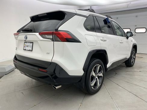 Used 2021 Toyota RAV4 SE w/ Weather & Moonroof Package image 21