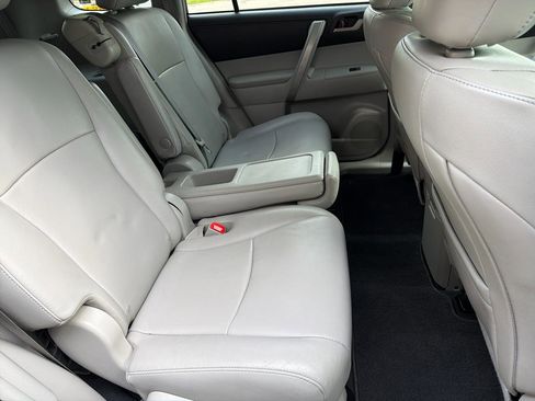 Used 2013 Toyota Highlander SE AWD/4WD image 33