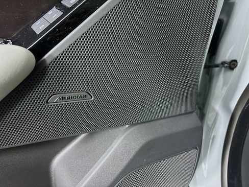 Used 2026 Land Rover Range Rover Velar Dynamic SE image 21