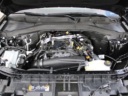 Used 2025 Ford Explorer Active w/ Active Comfort Package image 10