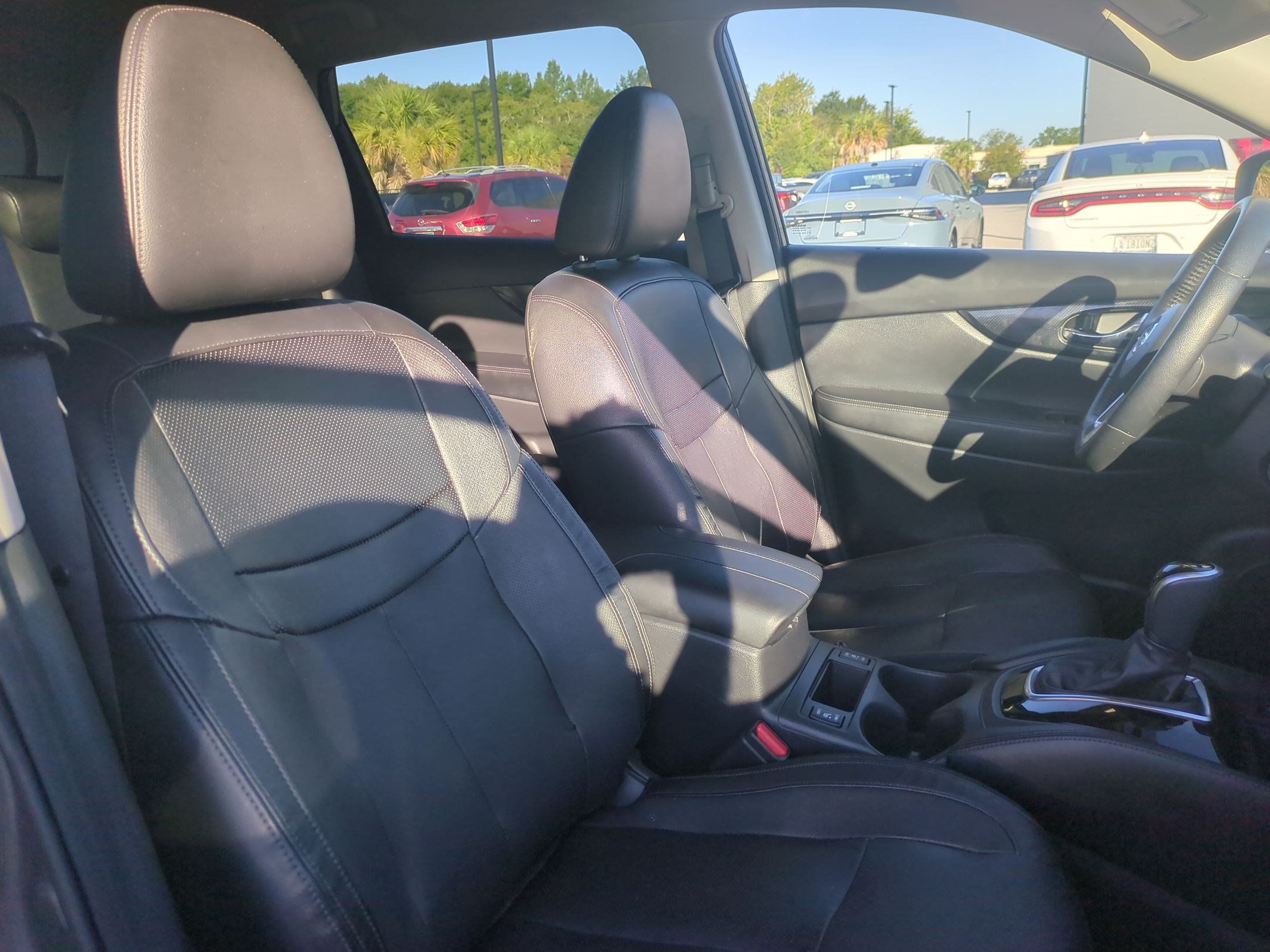 Used 2020 Nissan Rogue SL FWD image 32