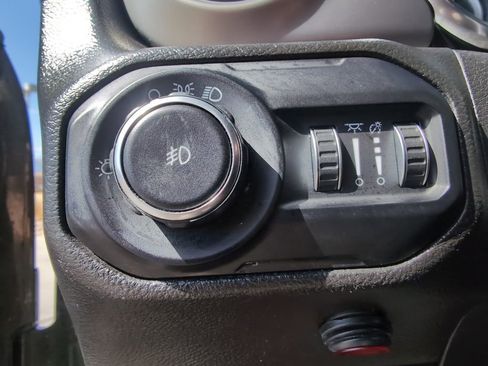 Used 2022 Jeep Wrangler Unlimited Sport image 17