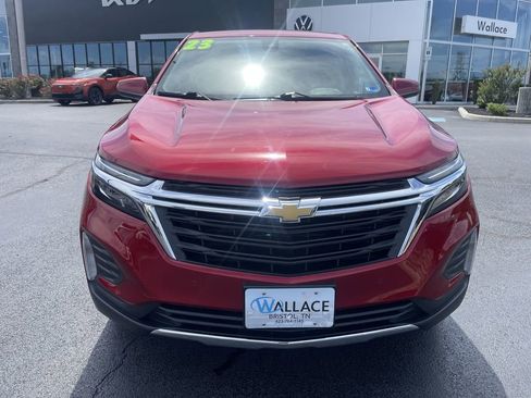 Used 2023 Chevrolet Equinox LT AWD/4WD image 2