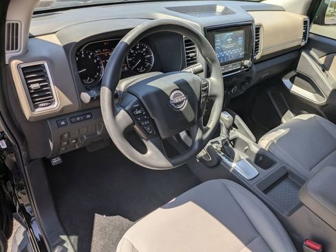 Used 2022 Nissan Frontier SV w/ Technology Package AWD/4WD image 11