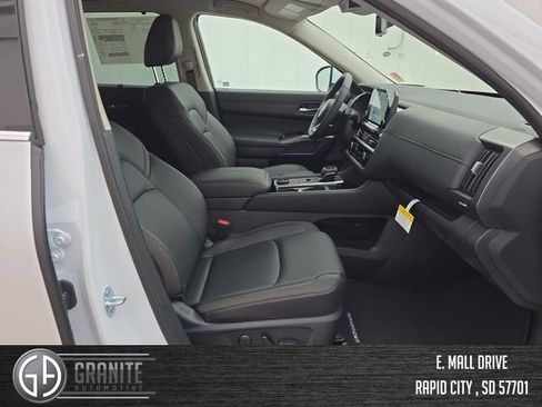 New 2025 Nissan Pathfinder SL AWD/4WD image 37