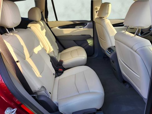 Used 2025 Cadillac XT6 Premium Luxury w/ LPO, Floor Liner Package image 9