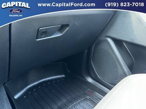 Used 2021 Ford Explorer XLT w/ Equipment Group 202A RWD image 27