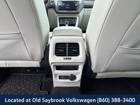 Used 2022 Volkswagen Tiguan SE w/ Panoramic Sunroof Package AWD/4WD image 13