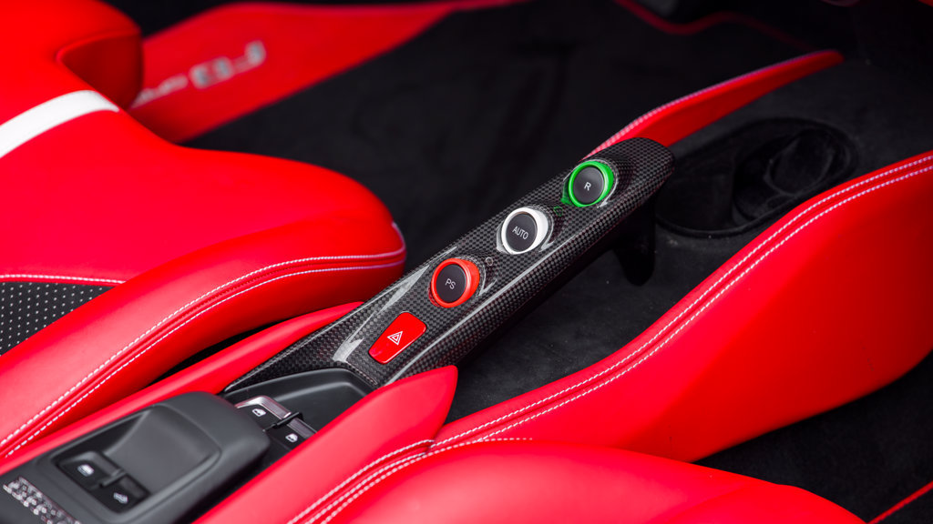 Used 2022 Ferrari F8 Tributo RWD image 23