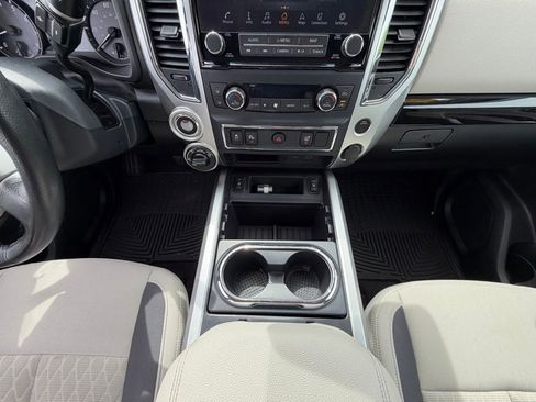 Used 2021 Nissan Titan SV w/ SV Convenience Package AWD/4WD image 18