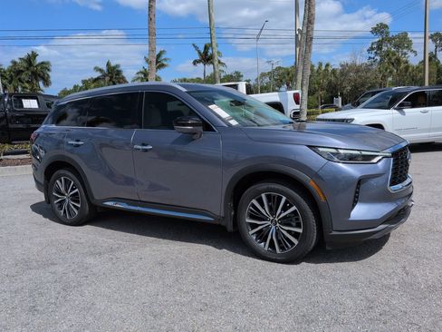 Used 2023 INFINITI QX60 Sensory w/ Vision Package AWD/4WD image 2