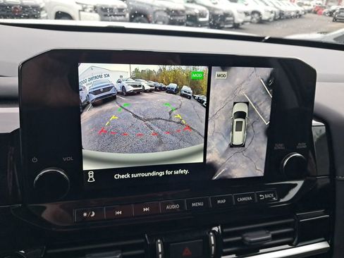 New 2025 Nissan Pathfinder SL w/ SL Premium Package image 21