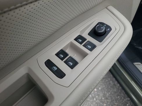 New 2026 Volkswagen Atlas SE FWD image 15