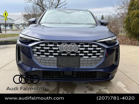 Used 2025 Audi Q5 Premium w/ Convenience Package AWD/4WD image 3