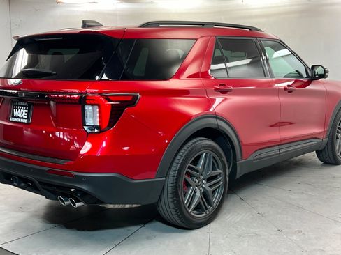 Used 2025 Ford Explorer ST w/ Sun And Sound Package AWD/4WD image 6