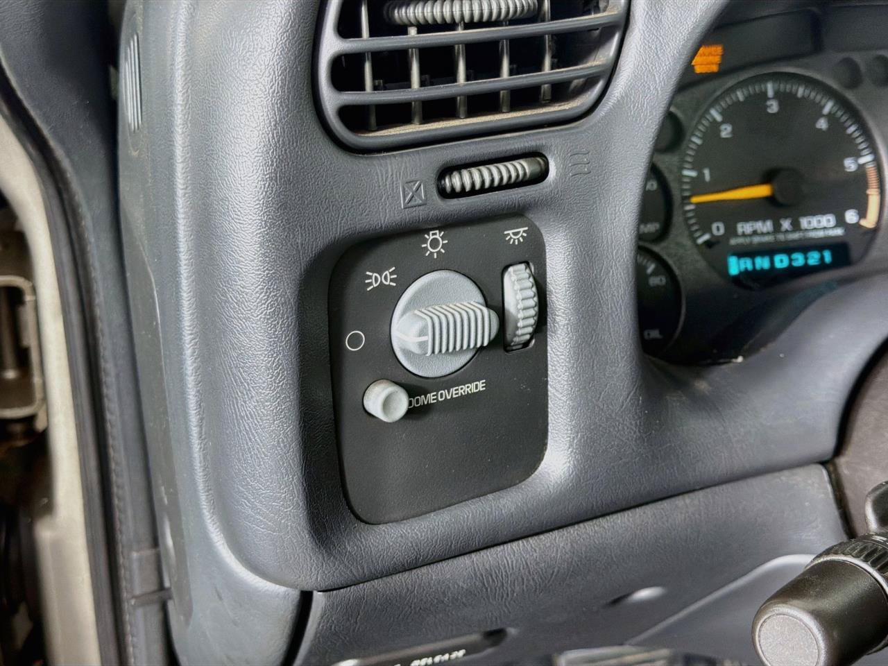 Used 2001 Chevrolet S10 Pickup 4x4 Extended Cab image 33