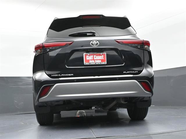 Used 2024 Toyota Highlander Platinum FWD image 36