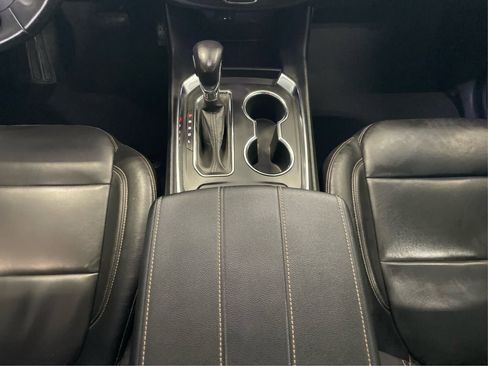 Used 2021 Chevrolet Traverse LT image 20