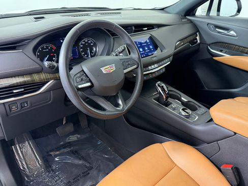 Used 2022 Cadillac XT4 Premium Luxury FWD image 4