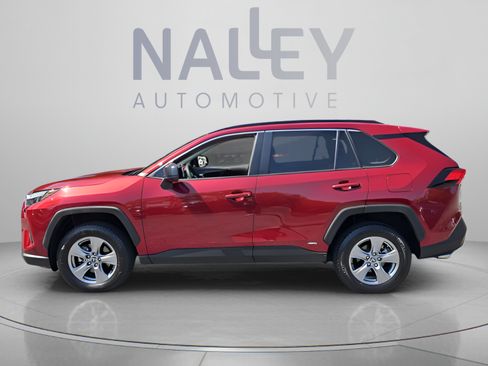 Used 2023 Toyota RAV4 LE AWD/4WD image 2