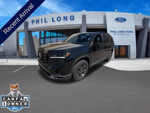 Used 2025 Honda Pilot TrailSport image 1