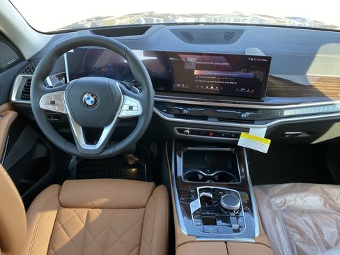 New 2026 BMW X7 xDrive40i w/ Premium Package image 9