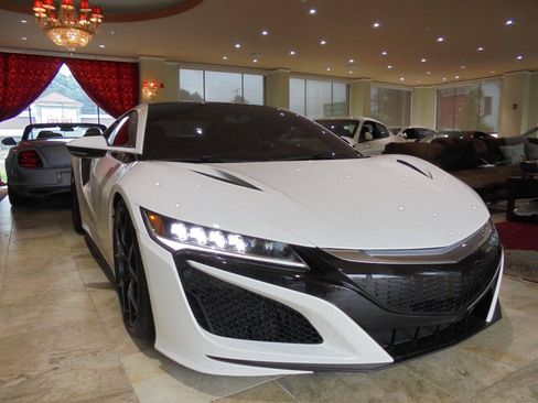 Used 2017 Acura NSX AWD/4WD image 32